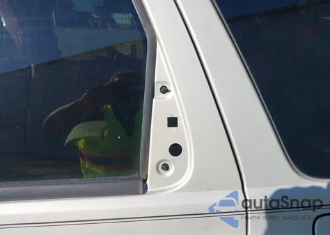 2005 Mazda Tribute S из США, поврежденный, VIN 4F2YZ04195KM43786